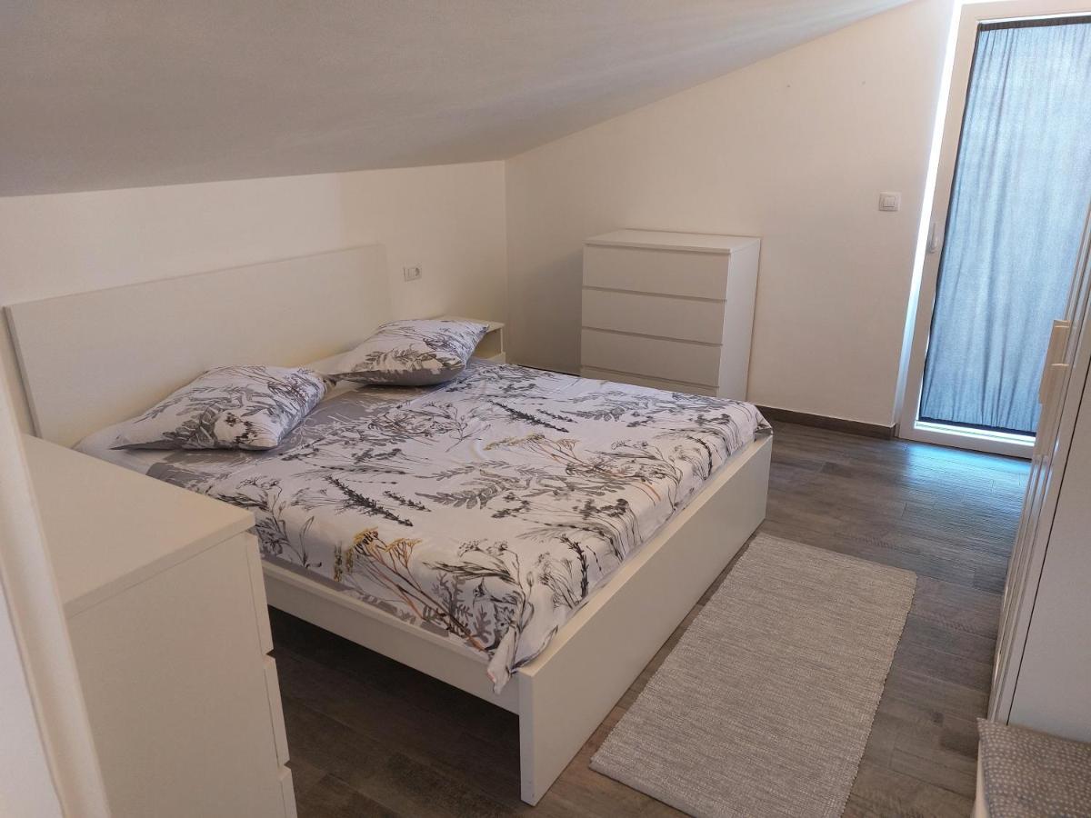 Apartmani Popovic Porec Exterior photo